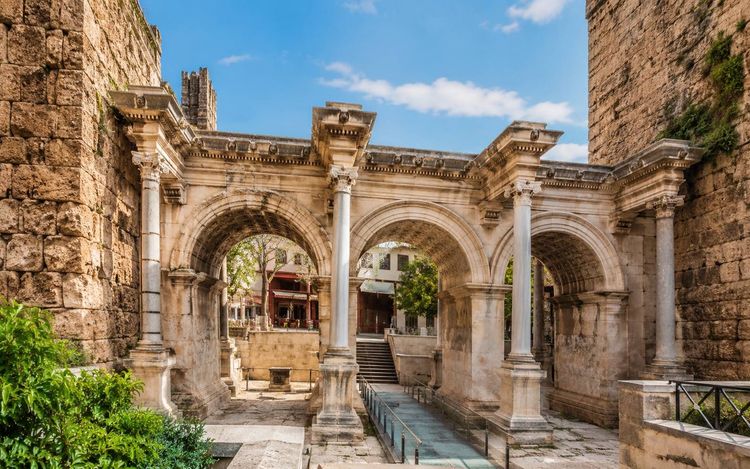 Hadrian Kapısı